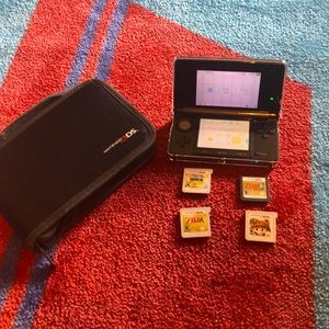Nintendo 3ds black+case,charger,and games